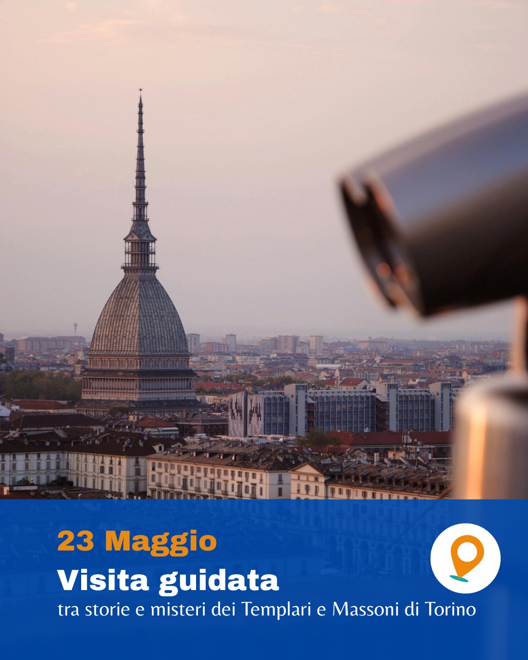 Davanti al Museo Egizio